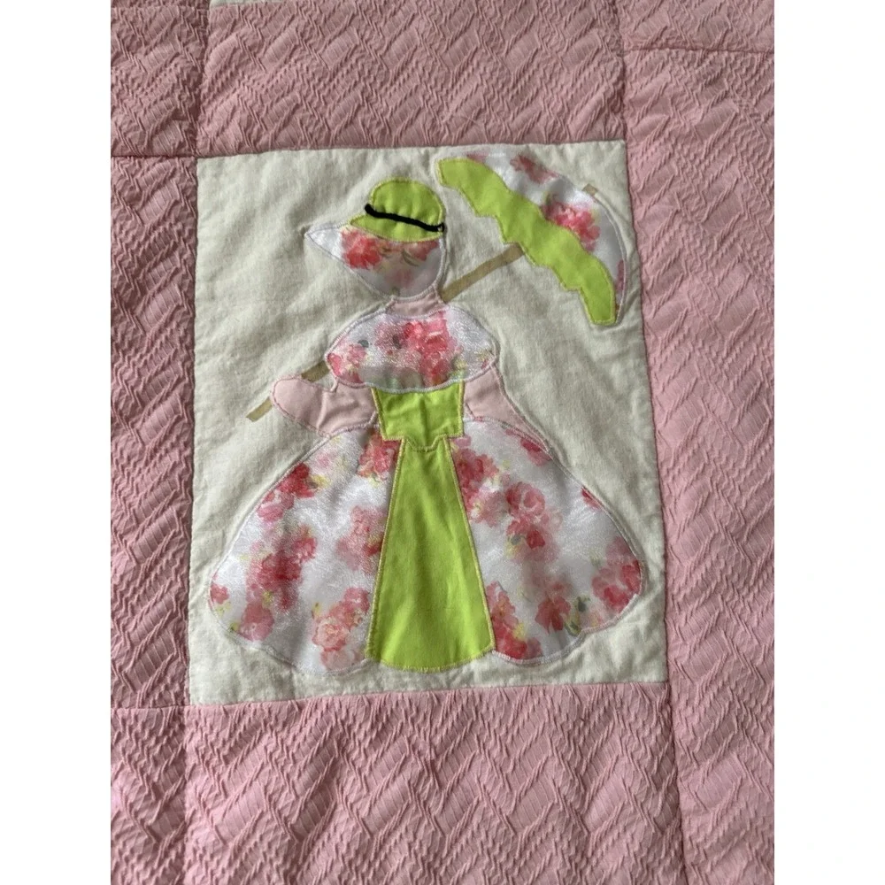 Vintage Handmade Sunbonnet Sue Applique Quilt Pink Floral Lace 75x56 Twin Throw